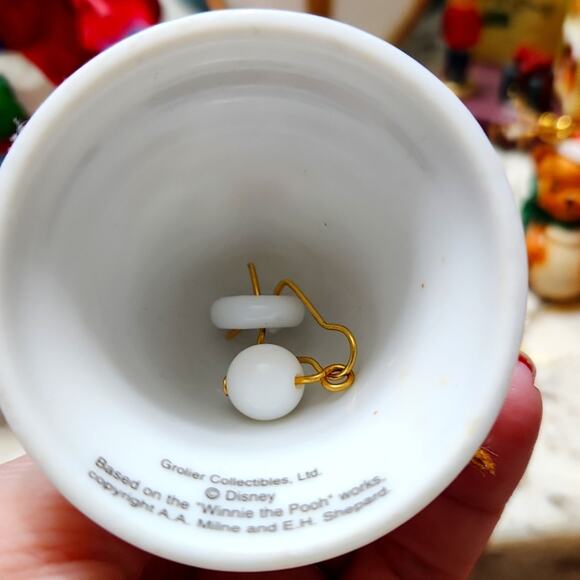 🎄 Winnie The Pooh Bell Christmas Ornament Disney Decor - Picture 4 of 5